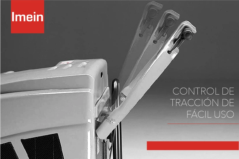 Barredora MACH 1 limpiando un área polvorienta