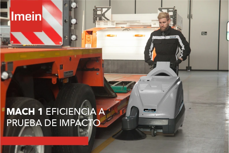 Vista frontal de la barredora MACH 1 en un almacén
